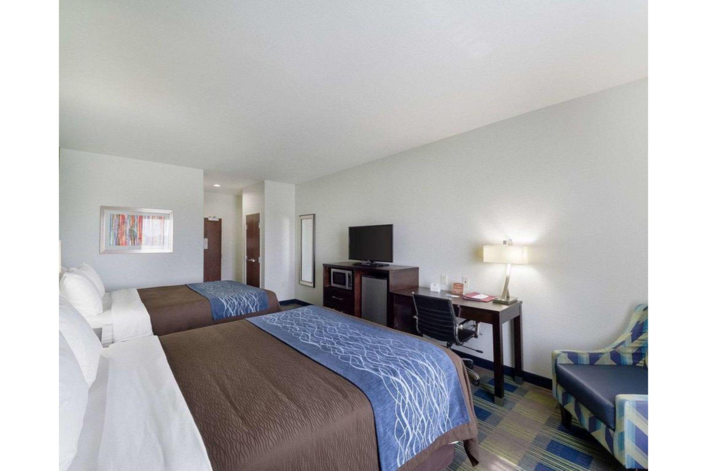 Comfort Inn & Suites Victoria North Экстерьер фото