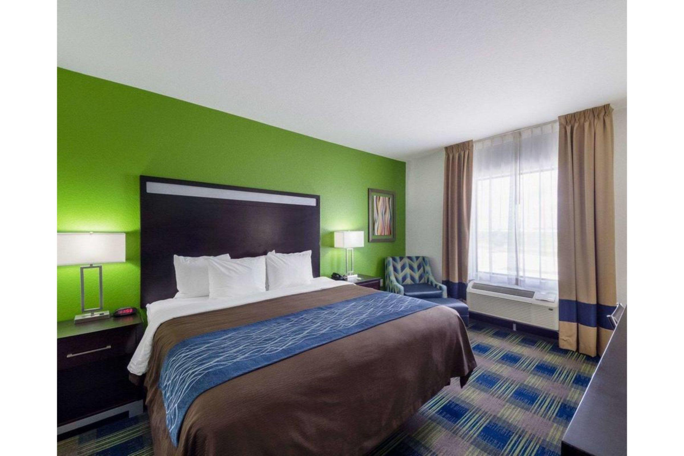 Comfort Inn & Suites Victoria North Экстерьер фото
