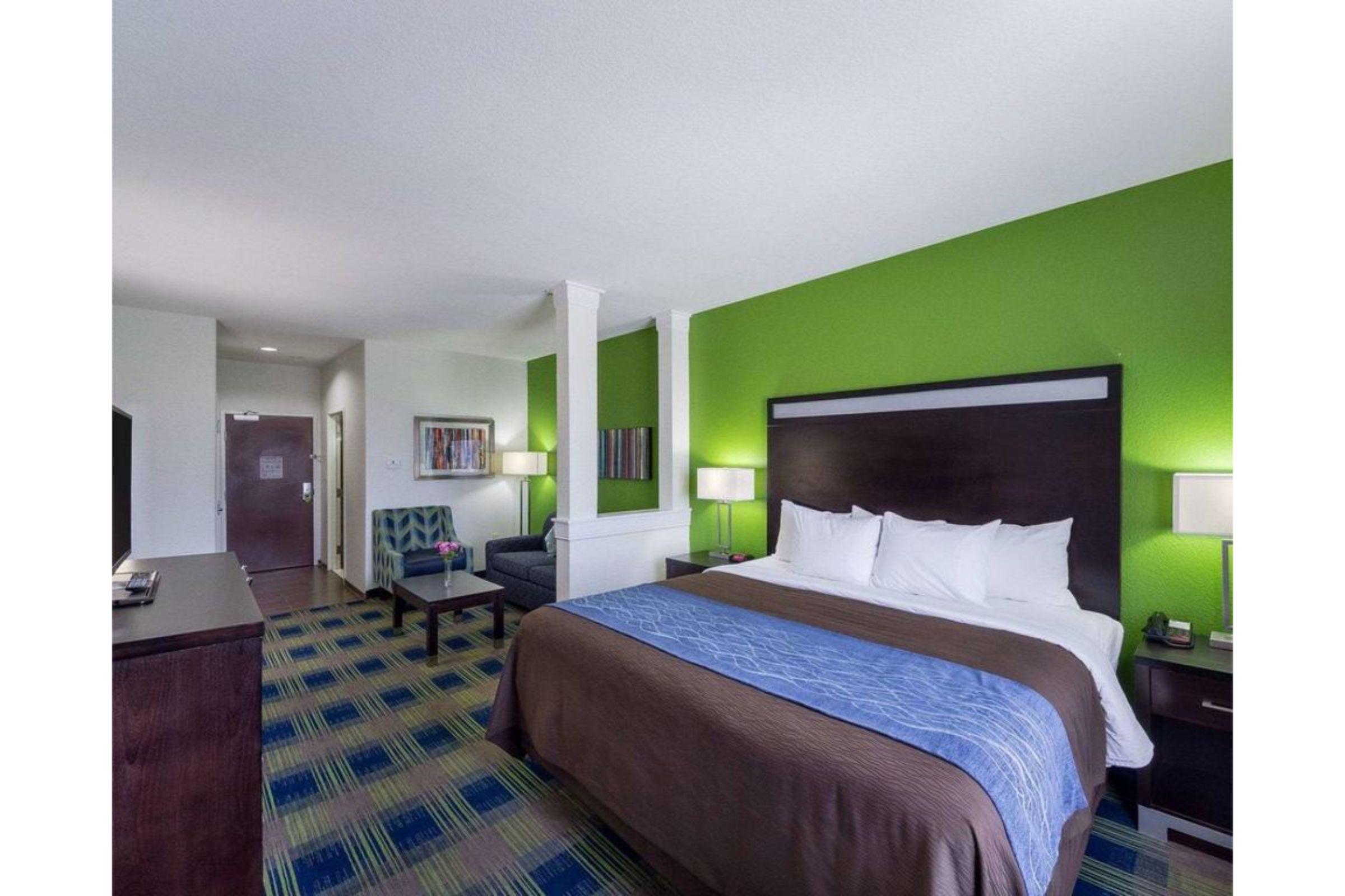 Comfort Inn & Suites Victoria North Экстерьер фото