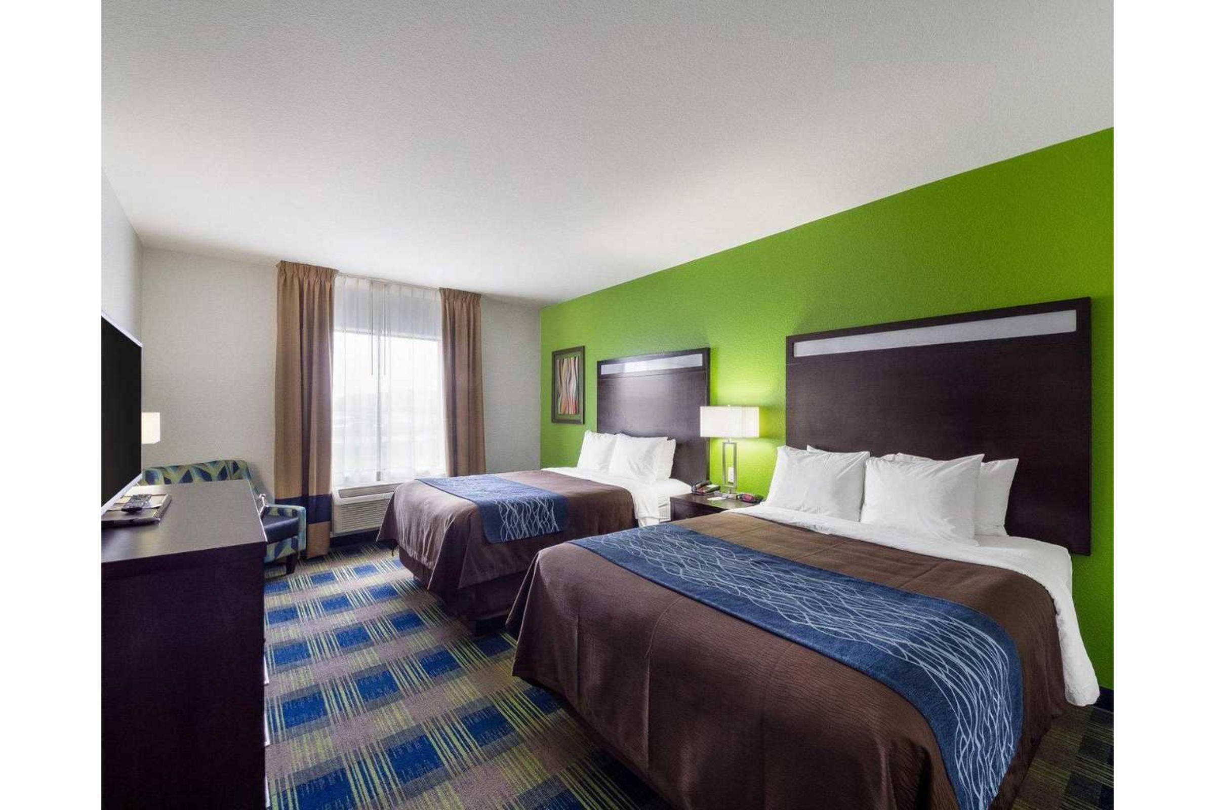 Comfort Inn & Suites Victoria North Экстерьер фото